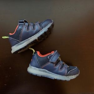 Light Up Carter’s Shoes S 6